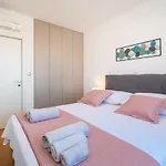 Apartment D-apartment - With Garage And Balcony Zadar
