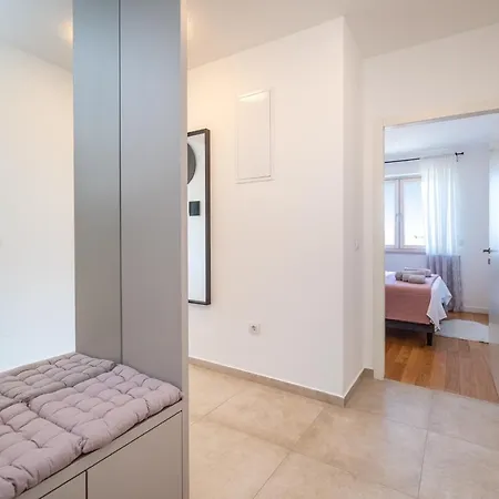 Апартаменти D-apartment - With Garage And Balcony Задар