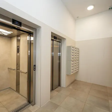 Апартаменти D-apartment - With Garage And Balcony *