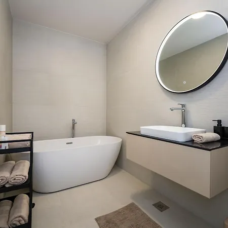 Апартаменти D-apartment - With Garage And Balcony