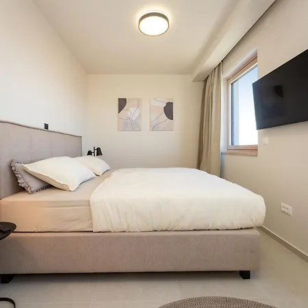 D-apartment - With Garage And Balcony