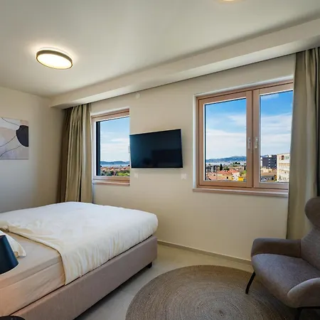 D-apartment - With Garage And Balcony Апартаменти Задар