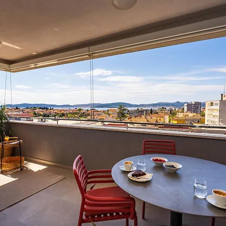 Апартаменти D-apartment - With Garage And Balcony Задар