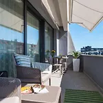 D-apartment - With Garage And Balcony Apartamento