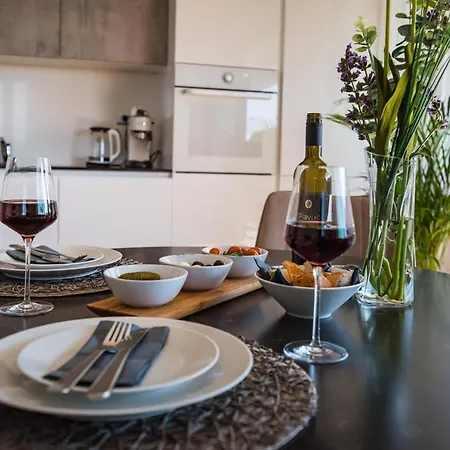 D-apartment - With Garage And Balcony شقة