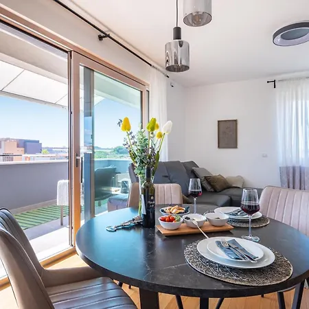 شقة D-apartment - With Garage And Balcony *