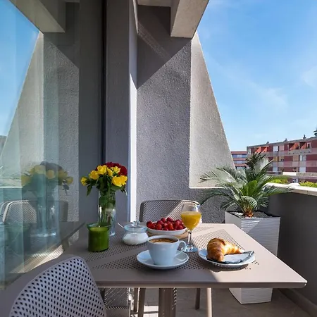 D-apartment - With Garage And Balcony