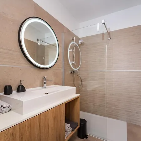 شقة D-apartment - With Garage And Balcony *