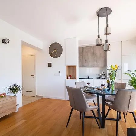 Apartament D-apartment - With Garage And Balcony *