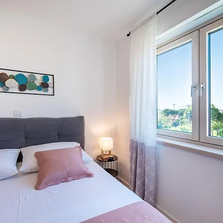 شقة D-apartment - With Garage And Balcony *