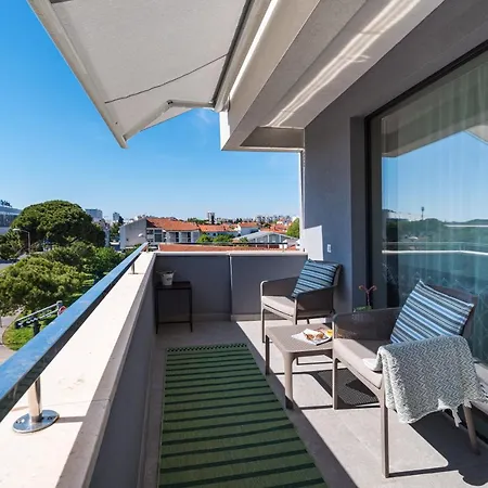 D-apartment - With Garage And Balcony شقة