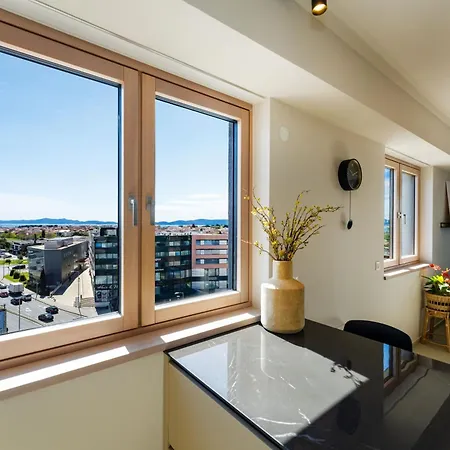 شقة D-apartment - With Garage And Balcony زادار