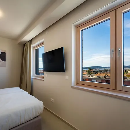 D-apartment - With Garage And Balcony شقة *