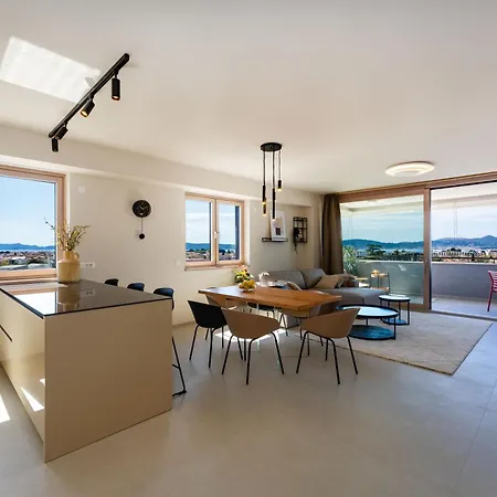 D-apartment - With Garage And Balcony * زادار