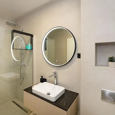 D-apartment - With Garage And Balcony شقة *