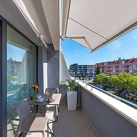 D-apartment - With Garage And Balcony *