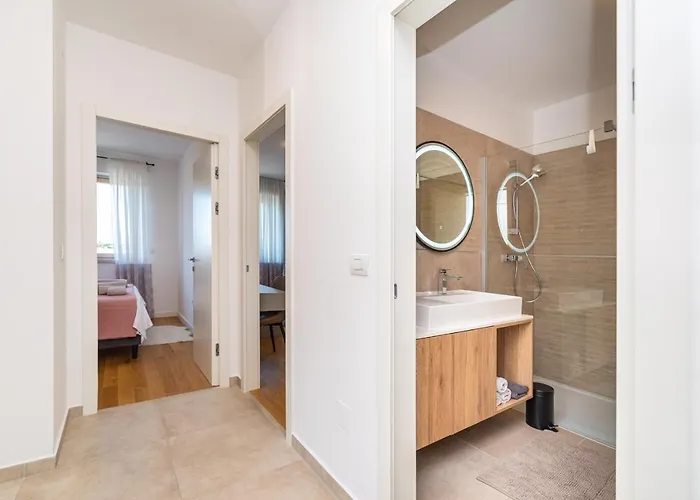 Apartamento D-apartment - With Garage And Balcony *