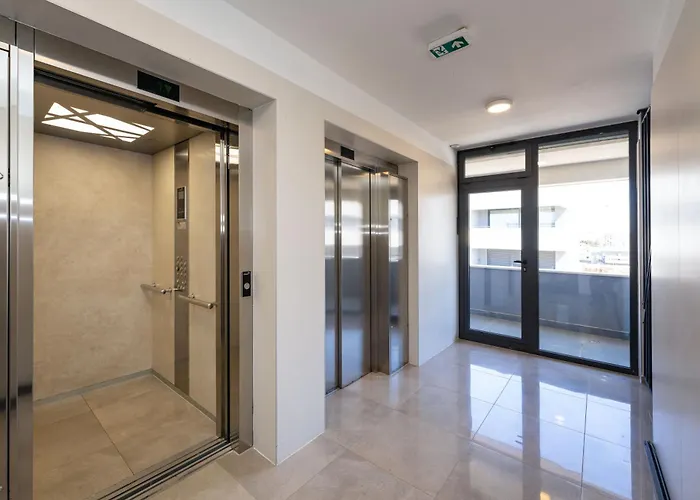 D-apartment - With Garage And Balcony Apartamento