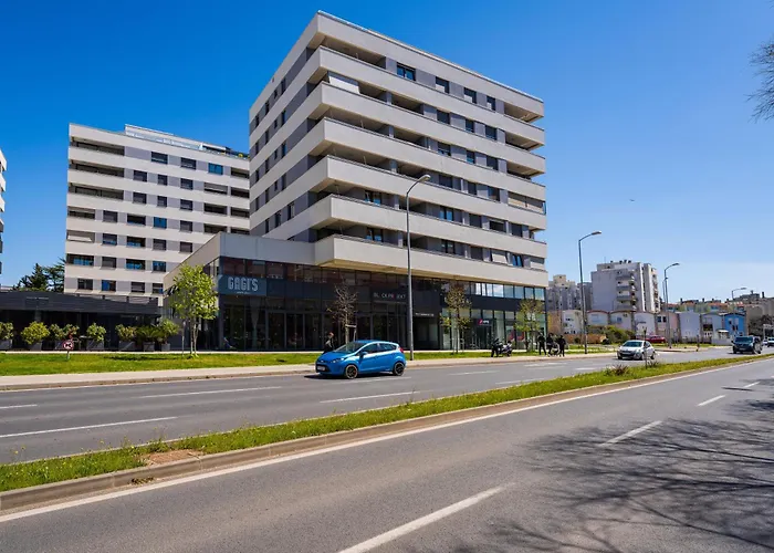 D-apartment - With Garage And Balcony Apartamento *