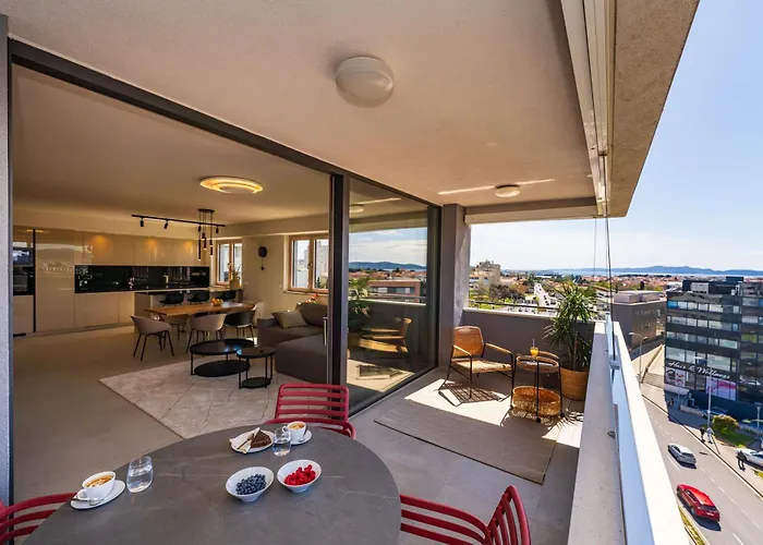 D-apartment - With Garage And Balcony Apartamento Zadar